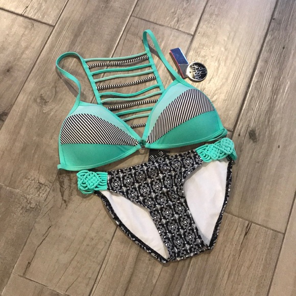 (S)Black/White/Mint Green Bikini Bottoms - Picture 6 of 8